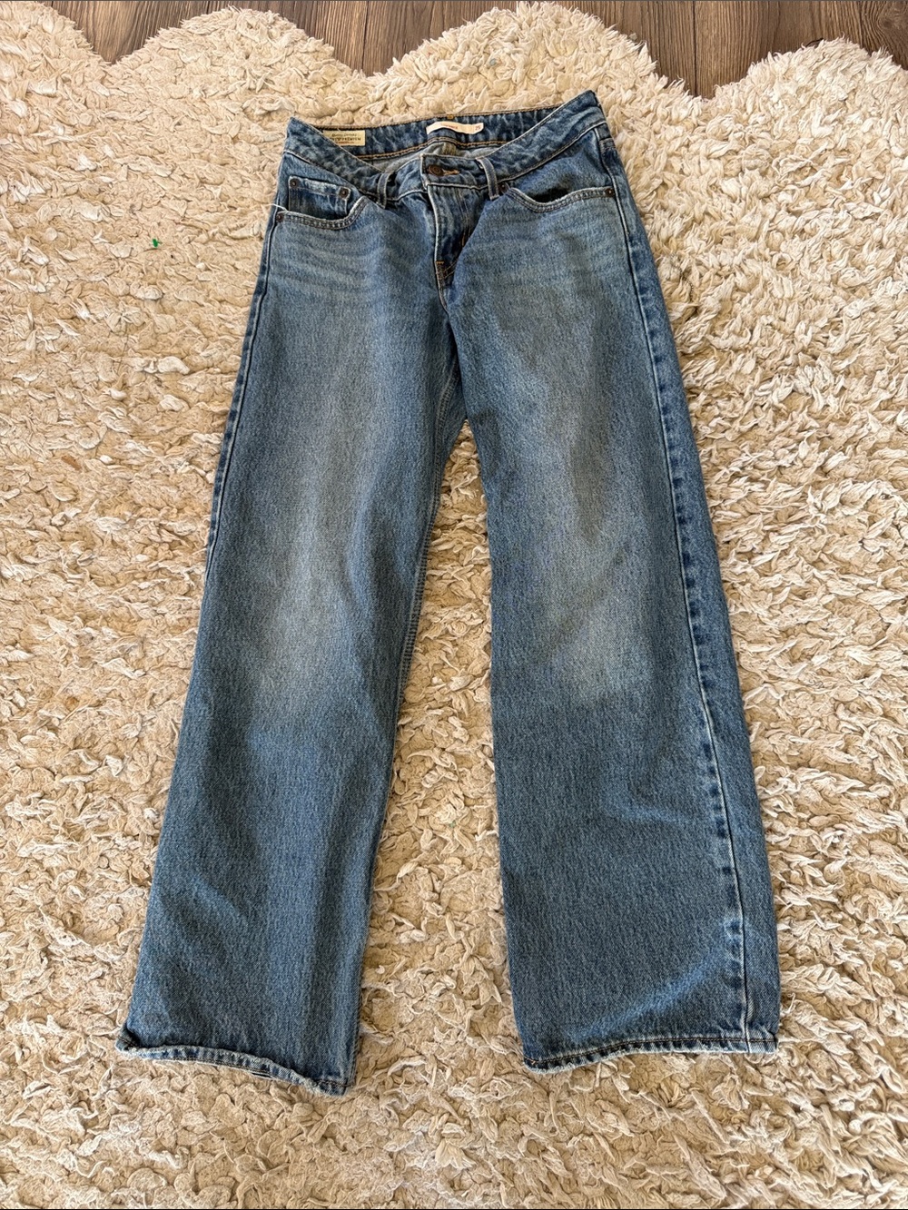 Levi’s Premium Low Loose Jeans Women’s 25 Medium Wash Wide Leg Baggy Denim - Picture 13 of 16